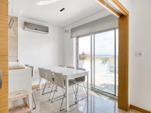Φωτογραφία από το άλμπουμ του Modern Villa with Pool and barbecue σε Salir de Porto