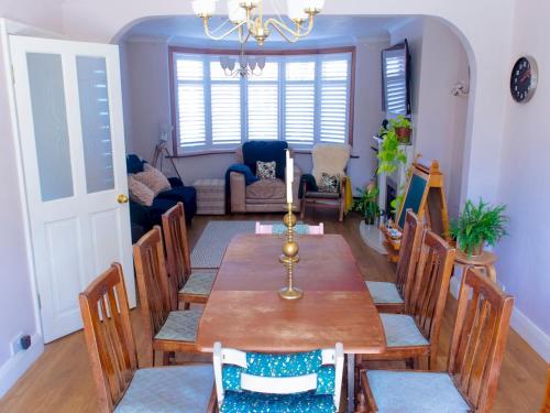 Istumisnurk majutusasutuses Cosy Home w Stylish Interior – PassTheKeys