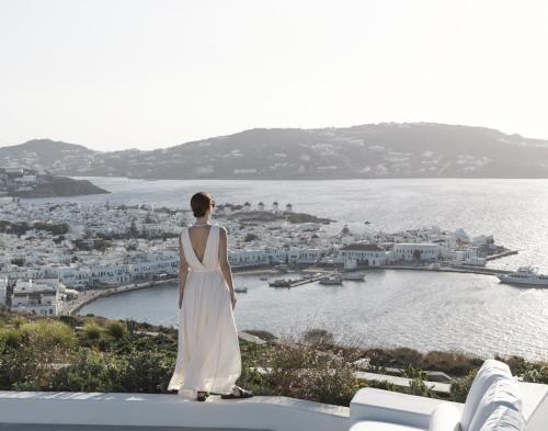 Deos Mykonos - A Myconian Collection Hotel