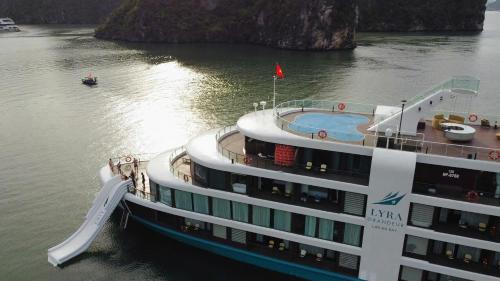 Halong Lyra Grandeur Cruise