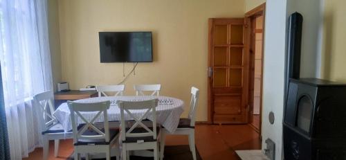 Μια τηλεόραση ή/και κέντρο ψυχαγωγίας στο Pumpuri apartment