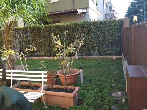 Taman di luar Appartamento X Vacanze Ca' Mercati