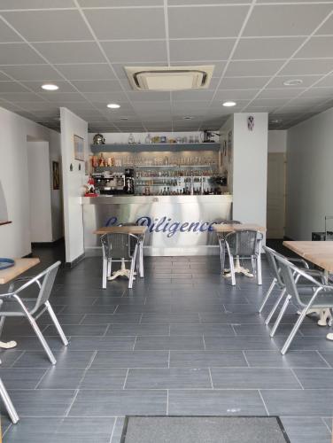 En restaurant eller et andet spisested på La Diligence