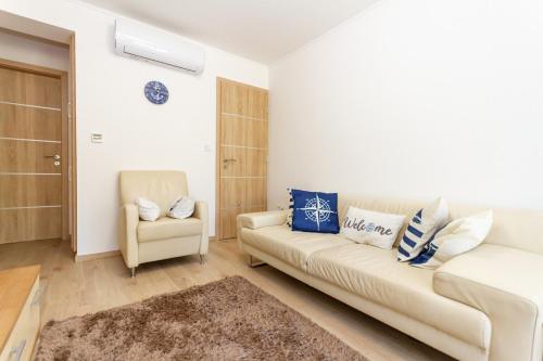 Bolyai Apartment 3BR AC PARKING GRF