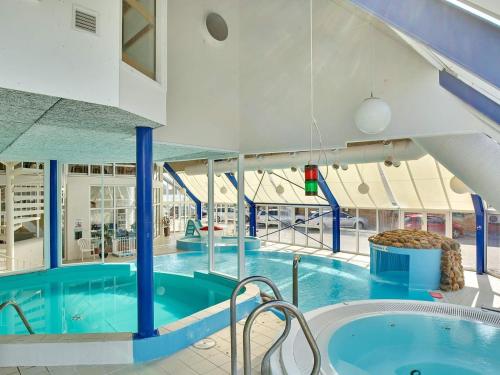 Bazén v ubytování Hejlsminde Holiday Center nebo v jeho okolí