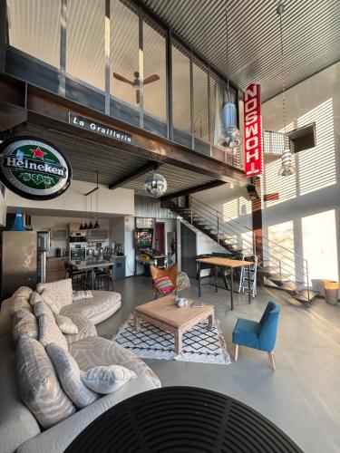 Loft sur 2 Étages dans maison individuelle