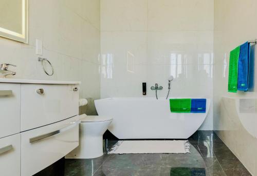 Un baño de Danny house