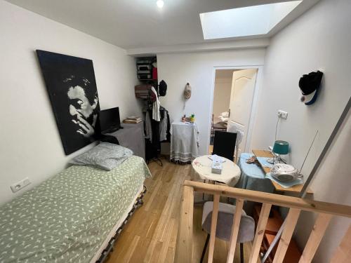 Room in city Nice