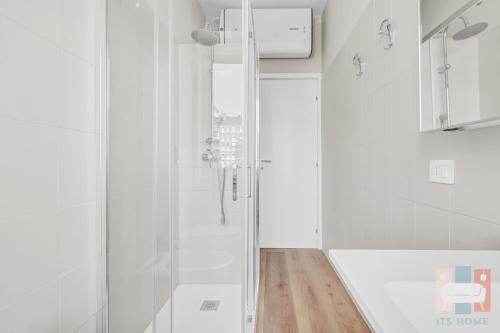 RI9 -Prada- Super large and central apartment