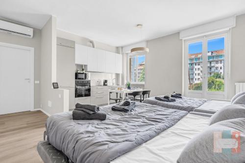 RI9 -Prada- Super large and central apartment