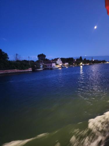 a view of a large body of water at Il Glicine di Marco Polo in Cavallino-Treporti