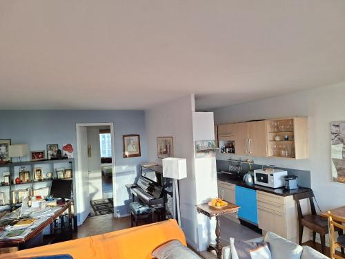 Montparnasse, central, comfortable, view, AC