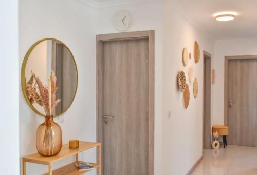 Fotografie z fotogalerie ubytování Gorgeous 3-bdr apt - 1-min laginha beach - LCGR v destinaci Mindelo