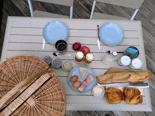 Jídlo v apartmánu nebo okolí