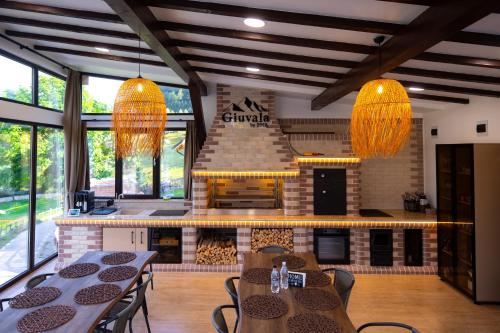 Dapur atau dapur kecil di Casa Giuvala by BNZ