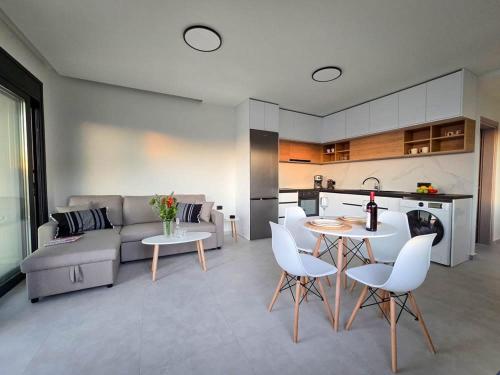 Sea View apt 10 min walk from the beach by Hospi Living 2