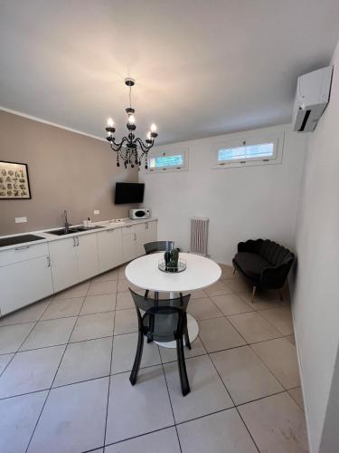 Η κουζίνα ή μικρή κουζίνα στο Saragozza 223 Deluxe Apartment