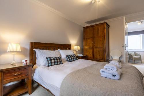 Ένα ή περισσότερα κρεβάτια σε δωμάτιο στο 2 Bed in Bath oc-bhr19