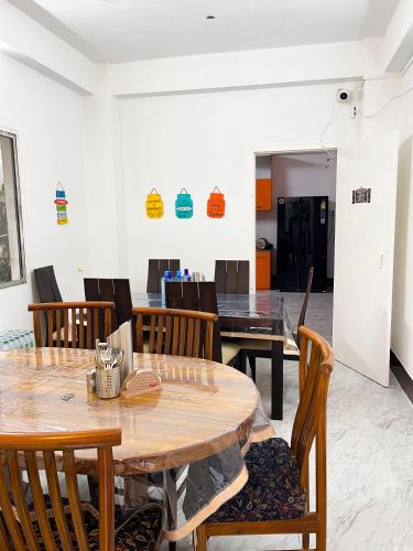 Χώρος καθιστικού στο Aavaas Hostel
