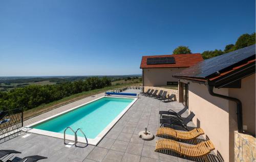 Πισίνα στο ή κοντά στο Stunning Home In Kamesnica With Sauna