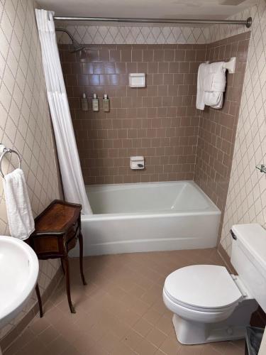 Bilik mandi di Foley House Inn