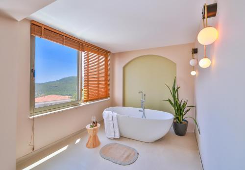 Ένα μπάνιο στο Terranova Villas
