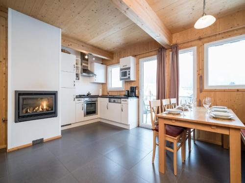 Dapur atau dapur kecil di Chalet in Hohentauern near Ski Lift