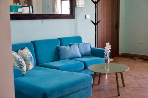 Posezení v ubytování The Sealife Malta 2 BR Seaview Condo Marsaskala