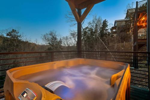 Modern Luxury Pool Hot Tub & Near Water Parks photo 3