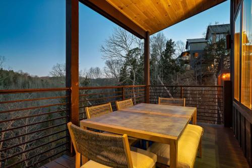Modern Luxury Pool Hot Tub & Near Water Parks photo 15