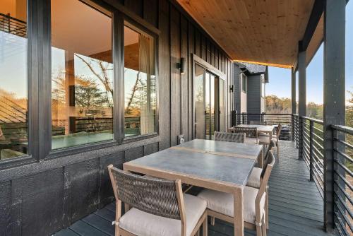 Modern Luxury Pool Hot Tub & Near Water Parks photo 47