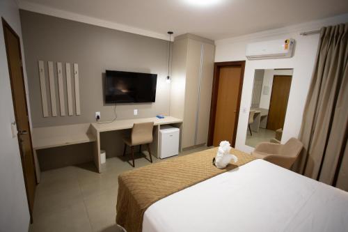 Μια τηλεόραση ή/και κέντρο ψυχαγωγίας στο Ellus Hotel