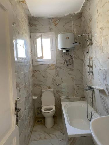 Ένα μπάνιο στο ڤيلا في الساحل الشمالي