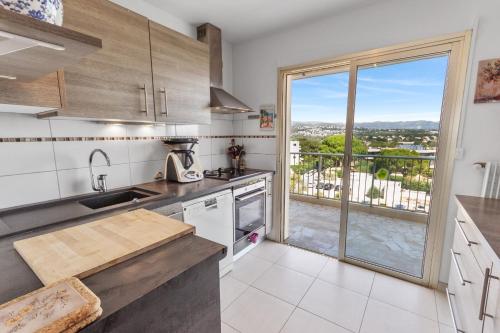 Le Thalassa - Spacious - Sea View - AC - Parking - Pool