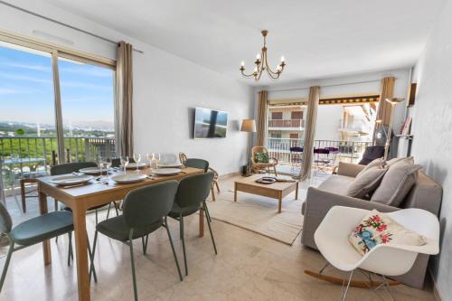 Le Thalassa - Spacious - Sea View - AC - Parking - Pool