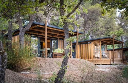 Κήπος έξω από το Citykamp d'Aix-en-Provence