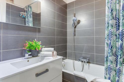 LE CONCORDIA AP4478 by RIVIERA HOLIDAY HOMES