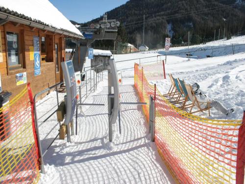 Chalet Hohentauern by Ski Lift en invierno