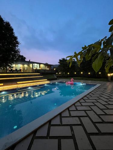 Φωτογραφία από το άλμπουμ του Casa Ashrin Pawna by Swastik Royale σε Malavli