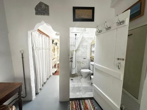 Bilik mandi di Holiday in the Real Crete