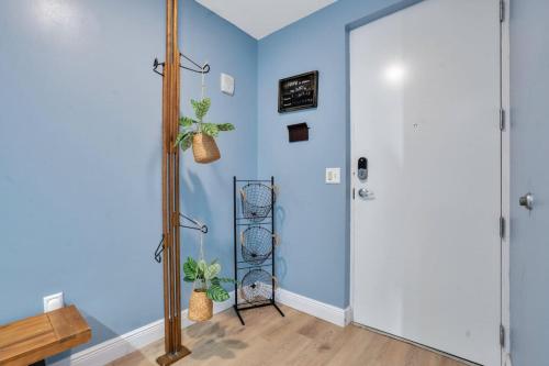 2 Bdrm Penthouse with Billiards photo 45