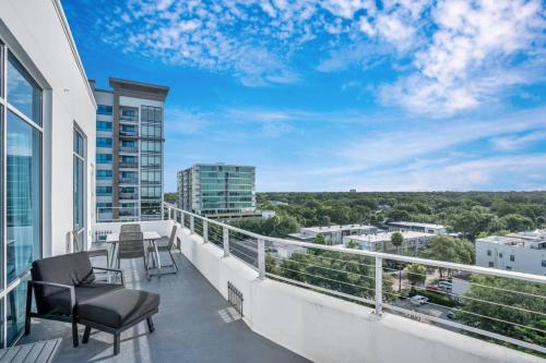 2 Bdrm Penthouse with Billiards photo 29