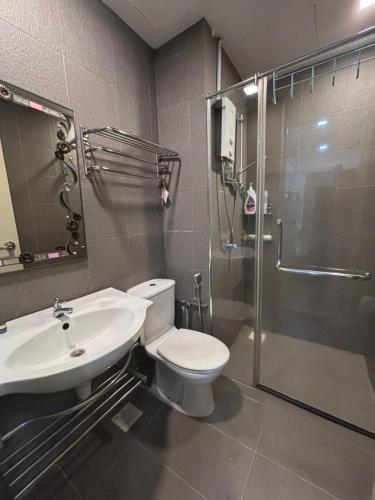 Ένα μπάνιο στο SS15 Courtyard Subang Jaya Sunway Designer Studio Suite Netflix WiFi