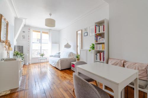 Apartment steps from Montmartre