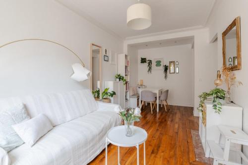 Apartment steps from Montmartre