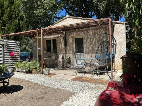 Foto Villa Theolina Maisonnette lumineuse avec jardin, parking privé au calme à Aix 5