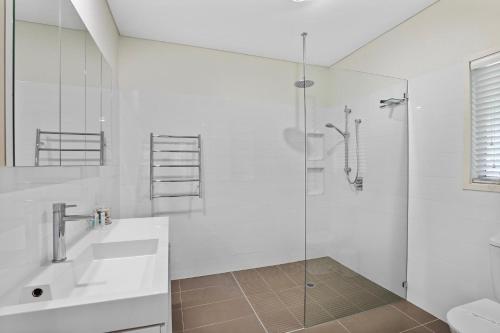 Un baño de Amiri Amity Point
