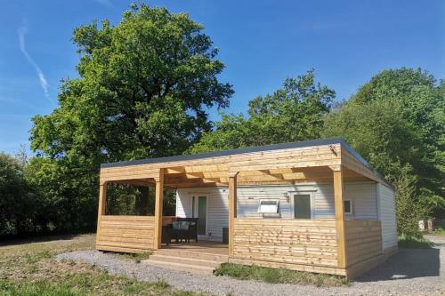 La source - Bungalow avec terrasse à Eguzon