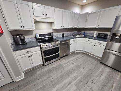 Dapur atau dapur kecil di Private Apt In Southfordsouthbury