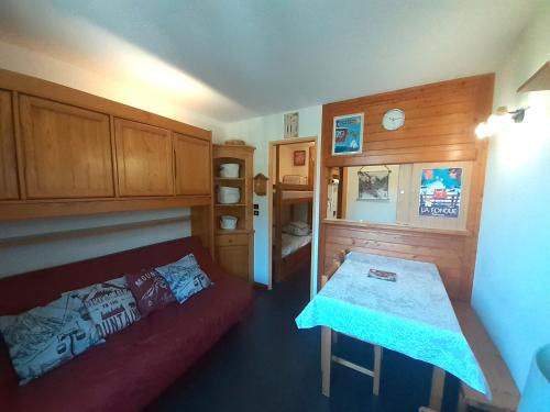 Studio chaleureux avec WIFI et animaux admis à Valfréjus - FR-1-561-141